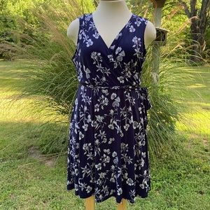 ☀️ 41 hawthorn Stitch Fix Dress Size XXL
Excellent pre-owned condition